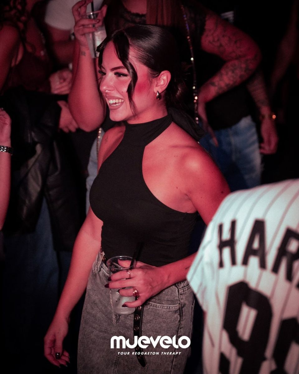 Locandina di Mercoledì Muevelo – Your Reggaeton Therapy